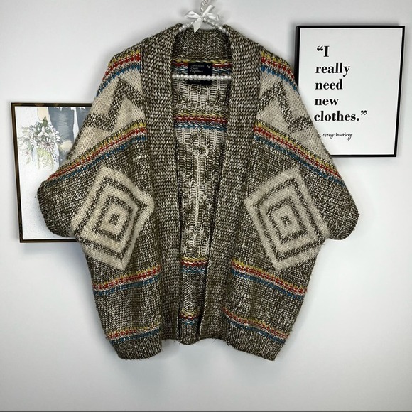 AMERICAN EAGLE OUTFITTERS AZTEC PRINT‎ KNIT SHRUG CARDIGAN EUC SZ XS/S - Picture 1 of 7